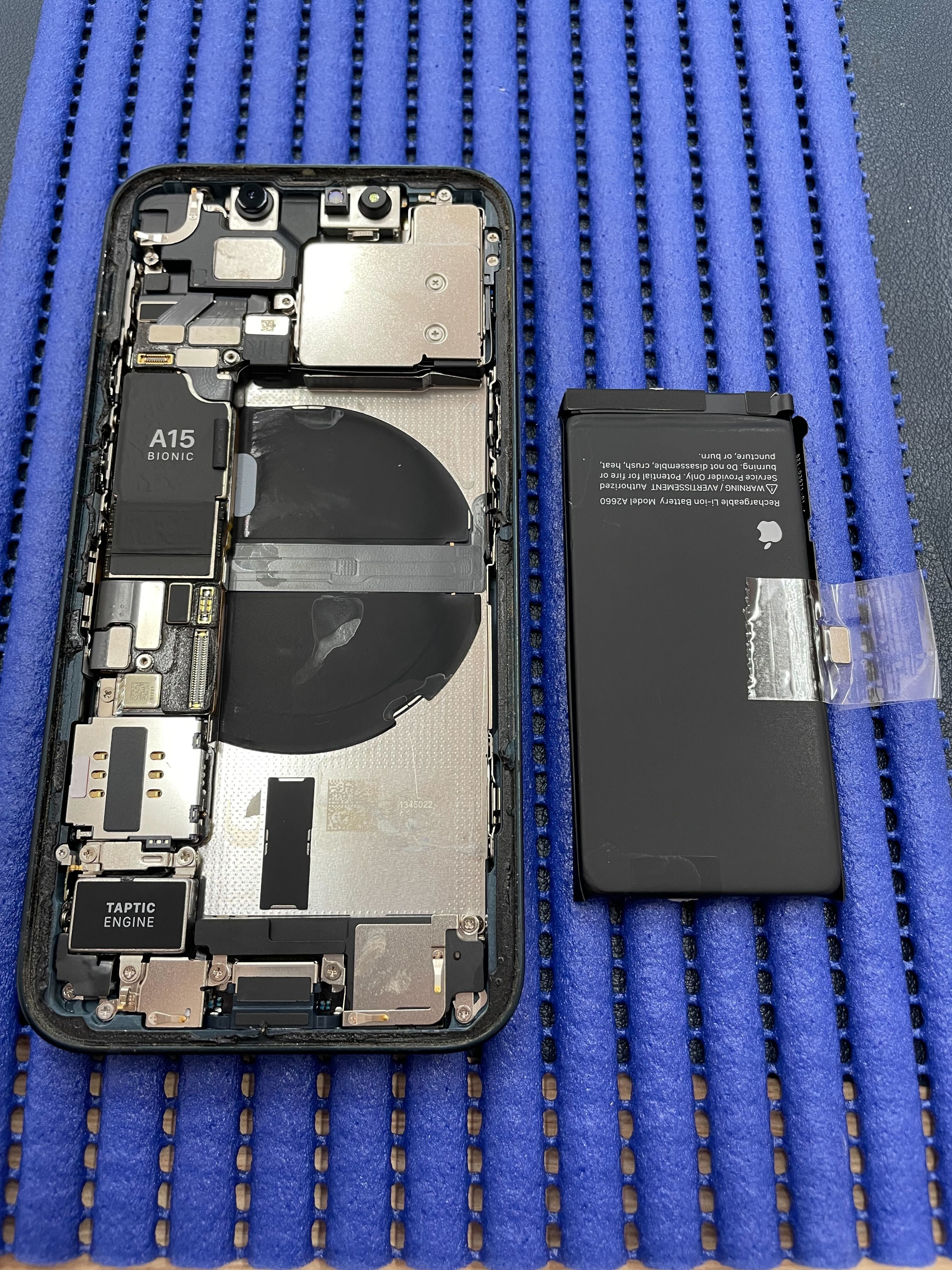 iPhone13mini 128GB バッテリー71% 修理歴無し 豊川市でiPhone 13 miniのバッテリー交換】電池の減りが早い症状を改善